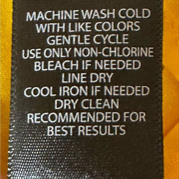 Torrid Yellow Chiffon Swiss Dot Ruffled Cap Sleeve Blouse. Torrid Size 2 (18-20) - Picture 8 of 8